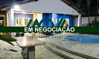 Imagem 1: Casa com Piscina e Localização Privilegiada no Centro de Itapoá, Perto da Prefeitura