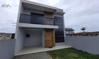 Imagem 1: Sobrado novo na região central de Itapoá