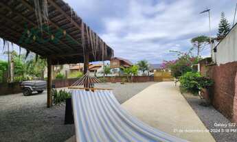 Imagem 4: Casa à Venda em Itapoá SC, 3 Dormitórios, Próxima à Praia e Comércio Local