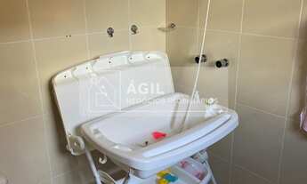 Imagem 6: Vende-se Casa Sobrado no Bosque dos Ipês na Zona Sul - São José dos Campos