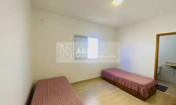 Imagem 5: Excelente Casa Sobrado a Venda no Condomínio Residencial Jaguary A.C.: 337m2 A.T.: 457m2