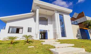 Imagem: Vende-se Casa Sobrano com Piscina no condomínio