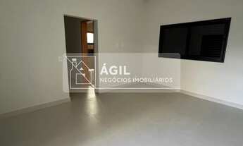 Imagem 7: VENDO-Casa térrea com 3 dormitórios, sendo uma suíte master com closet, banheiro com Cuba