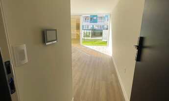 Imagem 2: NOBILLE IMÓVEIS VENDE - Apartamento garden, frente rua a 120m do mar na área nobre da Prai