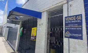 Imagem: Casa Espaçosa na Rua Nossa Senhora das