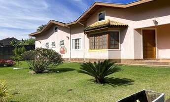 Imagem: Linda Casa em São Bento do Sapucai!