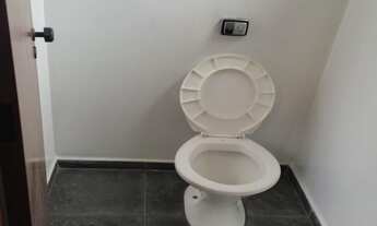 Imagem 6: Lindo salão amplo com ponto de ônibus na frente na eiras garciaFL55