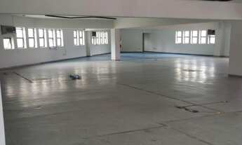 Imagem 5: Lindo salão amplo com ponto de ônibus na frente na eiras garciaFL55