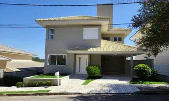 Imagem: Imponente casa em condomínio à venda em