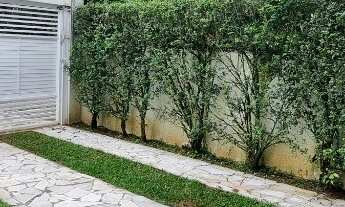 Imagem 2: Casa Aluguel Juquehy com, 4 dormitórios, 3 suítes, acomodação para 10-12 pessoas e a 150m