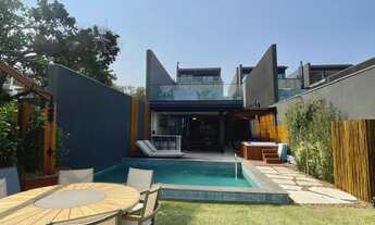 Imagem 6: Pé na Areia com Vista ao mar - A Venda ou Locação de Temporada - Camburi com 4 suítes