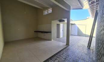 Imagem 2: Casa à venda no Centro de Ubatuba-SP: 4 quartos, 2 suítes, 1 sala, 3 banheiros, 3 vagas de