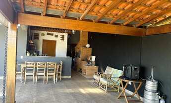 Imagem 4: Imponente casa em condomínio à venda em Atibaia-SP, no bairro Laranjal, com 4 quartos, 2 s