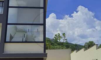 Imagem 4: Casa em condomínio de luxo com 3 suítes no Parque Arco Iris: uma oportunidade imperdível e