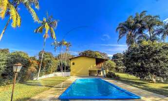 Imagem: Linda Casa em Condomínio à Venda em Piracaia-SP