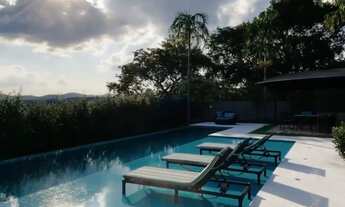 Imagem 3: Luxuosa Casa em Condomínio à Venda em Atibaia-SP - 3 Quartos, 3 Suítes, 4 Banheiros, 4 Vag