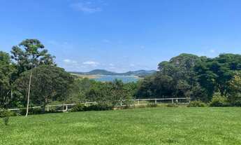 Imagem 2: Belíssimo Sítio na Represa de Piracaia Pé na Água