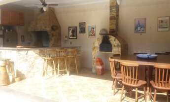 Imagem 4: Imperdível Casa à Venda em Atibaia-SP, Jardim Itaperi: 4 Quartos, 3 Suítes, 5 Banheiros, 5