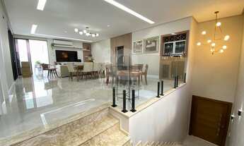 Imagem: Casa de luxo em condomínio na Ponta Negra