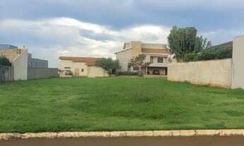 Imagem: Terreno de 620m² em Condomínio no Centro
