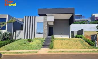 Imagem: Imponente casa em condomínio à venda em