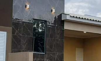 Imagem 3: Casa em Condomínio à Venda: 3 Quartos, 1 Suíte, 2 Salas, 3 Banheiros e 2 Vagas, 150m² - Cr