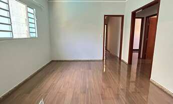 Imagem 3: Casa com área construída de 200,00 m², edificada em um terreno de 300,00 m², piscina, hidr