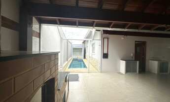 Imagem 7: Casa com área construída de 200,00 m², edificada em um terreno de 300,00 m², piscina, hidr