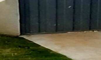 Imagem 3: CASA EM FASE DE PINTURA NO PARQUE REAL, COM 02 QUARTOS, SENDO 01 SUÍTE COM JARDIM DE INVER