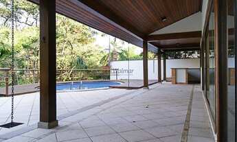 Imagem 6: Casa de Luxo em Condomínio: 4 Quartos, 4 Suítes, 4 Salas, 6 Banheiros, 5 Vagas de Garagem