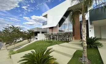 Imagem: Sobrado alto padrão em condomínio fechado