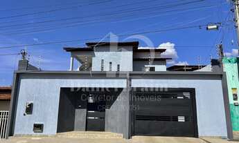 Imagem: Casa com piscina a venda no bairro Sandra