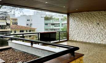 Imagem 2: Apartamento Espetacular com Varanda, Perto da Praia e 4 Vagas!