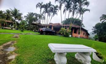 Imagem 2: Chácara com Casa Sede e Lazer Completo em Jacarepaguá