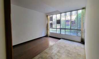 Imagem 4: Apartamento Amplo e Iluminado com 3 Quartos e 1 Suíte em Copacabana