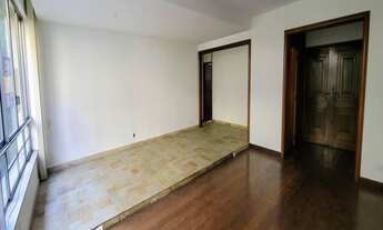 Imagem 2: Apartamento Amplo e Iluminado com 3 Quartos e 1 Suíte em Copacabana