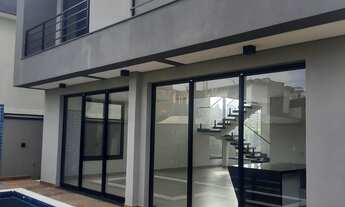 Imagem 4: Casa de luxo em condomínio: 3 quartos, 3 suítes, 2 salas, 4 banheiros, 2 vagas, 224,23 m²