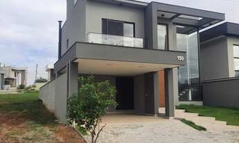 Imagem 3: Casa de luxo em condomínio: 3 quartos, 3 suítes, 2 salas, 4 banheiros, 2 vagas, 224,23 m²