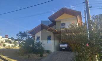 Imagem 2: Casa em Condomínio de Luxo em Caçapava-SP: 3 Quartos, 1 Suíte, 2 Salas, 3 Banheiros, Garag