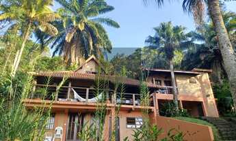 Imagem 3: Casa à venda em Ubatuba-SP, bairro Fortaleza: 5 quartos, 2 suítes, 2 salas, 4 banheiros, 5