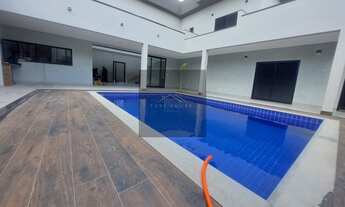 Imagem 2: Casa de Luxo em Jacareí-SP: 5 Quartos, 4 Suítes, 2 Salas, 6 Banheiros, 3 Vagas de Garagem