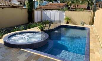 Imagem 2: Casa de Alto Padrão em Toninhas Ubatuba-SP: 4 Quartos, 4 Suítes, 3 Salas, 5 Banheiros, 2 V