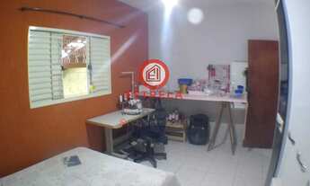 Imagem 5: Oportunidade de investimento: Casa à venda em Jacareí-SP, bairro Bandeira Branca, 2 quarto