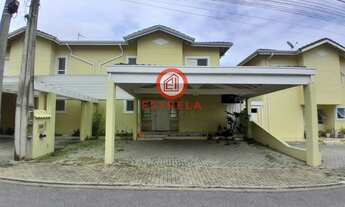 Imagem 7: Casa de Luxo em Condomínio para Locação em Jacareí-SP, 3 Quartos, 1 Suíte, 2 Salas, 1 Banh