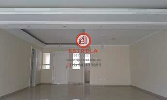 Imagem 2: Casa de Luxo em Condomínio para Locação em Jacareí-SP, 3 Quartos, 1 Suíte, 2 Salas, 1 Banh