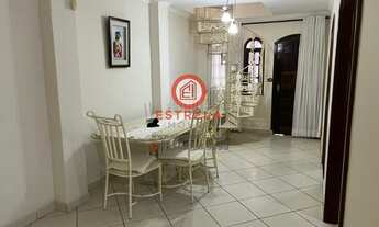 Imagem 4: Imperdível Residência à Venda em Jacareí-SP, Parque Califórnia: 3 Quartos, 1 Suíte, 2 Sala