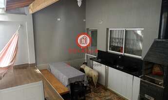 Imagem 1: Imperdível! Casa à venda em Jacareí-SP, no Centro, com 2 quartos, 1 sala, 2 banheiros, 2 v