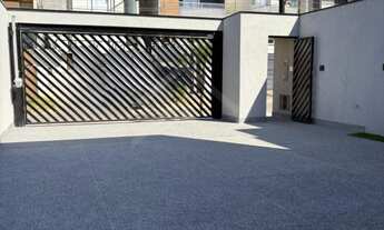 Imagem 2: Casa de Luxo à Venda em Cajamar-SP, Bairro Portais (Polvilho) - 3 Quartos, 3 Suítes, 2 Sal