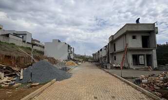 Imagem 2: Casa em Condomínio de Luxo com 3 Quartos e 2 Vagas - Bairro Portais, Cajamar-SP: 119 m²