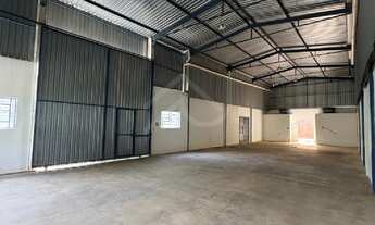 Imagem 3: Galpão Industrial para Locação em Cajamar-SP, no Bairro Jordanésia com 2 Banheiros e 350m²